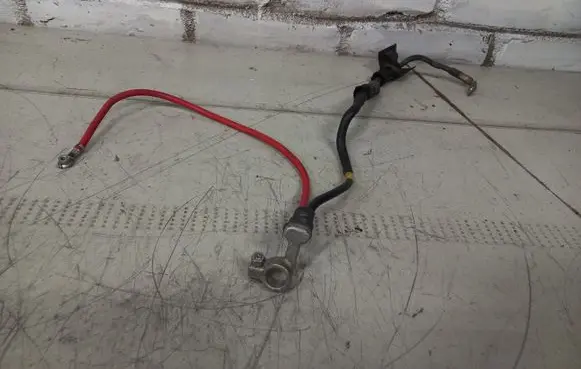 Skoda Octavia Mk2 (1Z) Positive cable (battery) 1K071828AA