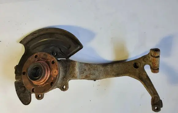 Volkswagen PASSAT B5 Front wheel hub