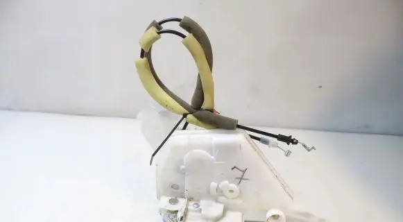 Mazda 2 Front door lock