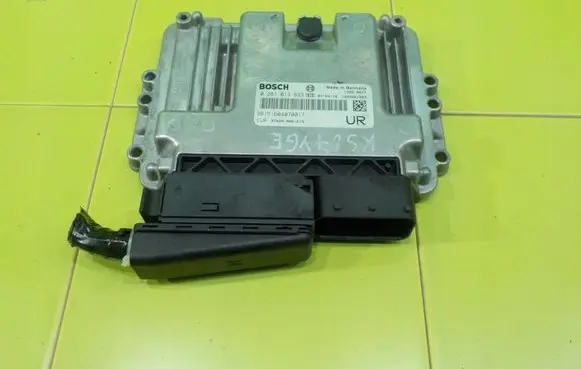 Honda CR-V Engine control unit/module 0281013633 XP279