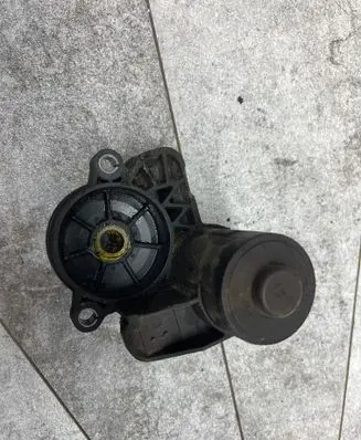 Volkswagen Golf VII Hand brake/parking brake motor 5Q0615405