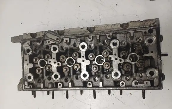 Volkswagen Tiguan Engine head 04L103373E