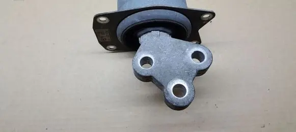Opel Insignia A Engine mount bracket 13227728