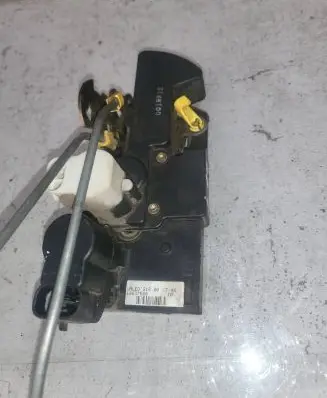 Opel Frontera B Rear door lock 16634324