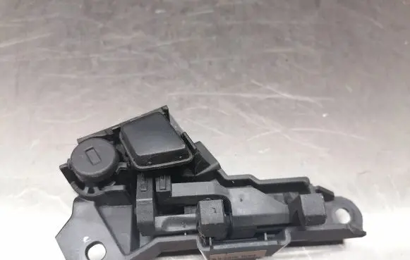 BMW 5 F10 F11 Glove box lock 03F1010017