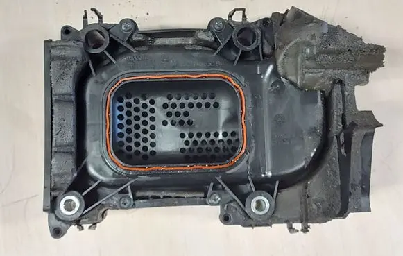 Volkswagen Tiguan Intake resonator 03C103502K 03C145650B