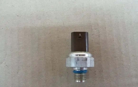 Ford Focus Oil pressure sensor GN1A9D290CBT