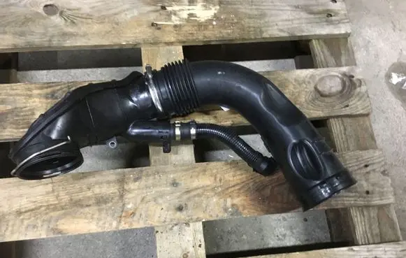 BMW X3 F25 Air intake hose/pipe 8512381
