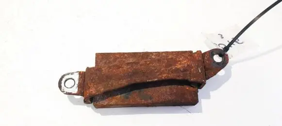 Mitsubishi Grandis Engine mount bracket
