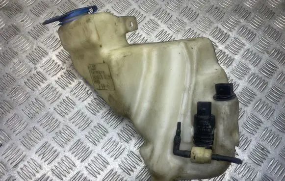 Volkswagen PASSAT B5 Windshield washer fluid reservoir/tank 3B0955453N