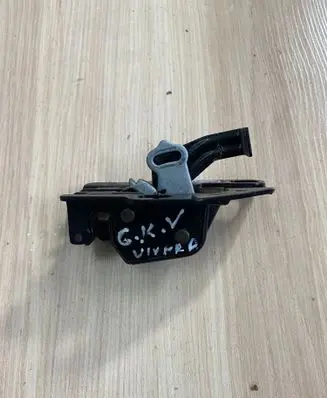 Opel Vivaro Rear door lock 