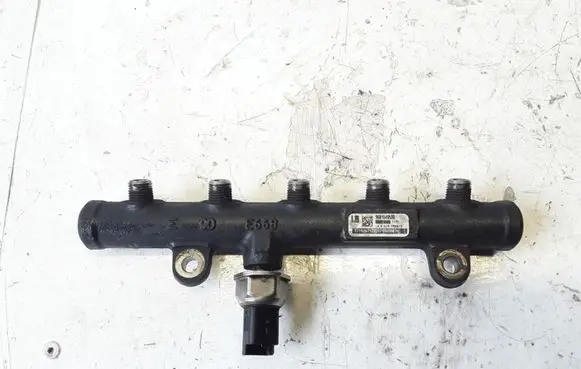 Volvo S40 Fuel main line pipe 9681649580