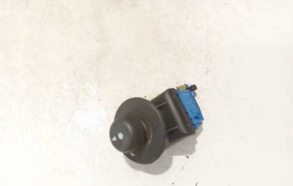 Citroen Xsara Picasso Wing mirror switch 185526