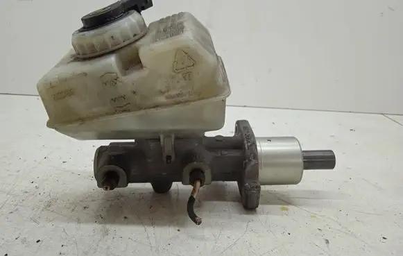 Volvo S70 V70 V70 XC Master brake cylinder 9140251
