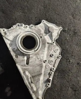 Porsche Cayenne (9Y0 9Y3) Timing chain cover 06m103153j