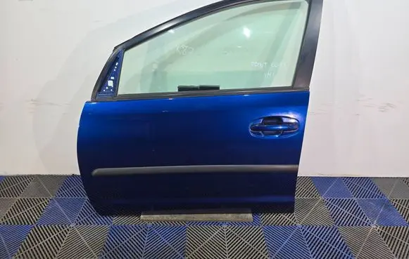 Toyota Prius (XW20) Front door 
