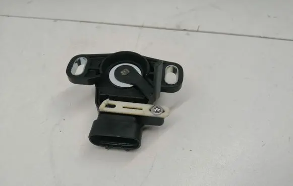 Toyota Prius (XW20) Accelerator pedal position sensor 8951047010 0J0605