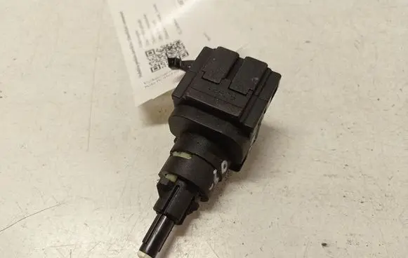 Volkswagen Polo IV 9N3 Brake pedal sensor switch 6Q0945511