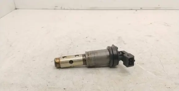 BMW 5 E60 E61 Camshaft vanos timing valve 13150350 7516293