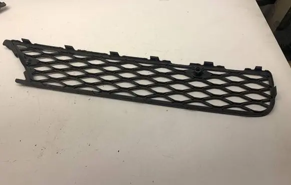 Mercedes-Benz R W251 Front bumper lower grill A2518850153 1861RRR