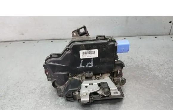 Skoda Roomster (5J) Rear door lock 5J7839016A