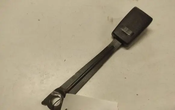 Toyota Avensis Verso Front seatbelt buckle