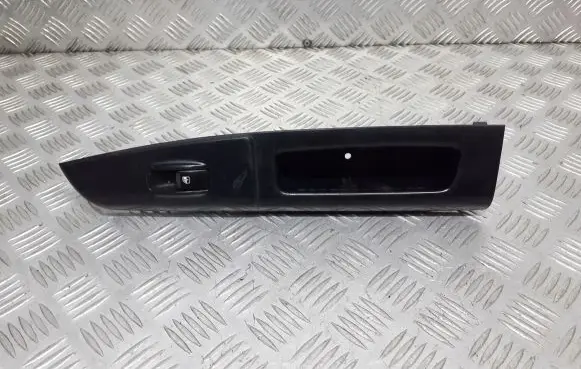 Hyundai Getz Electric window control switch 93580-1C100