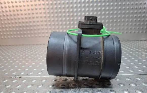 Volkswagen PASSAT B8 Mass air flow meter S27705704 03L906461A
