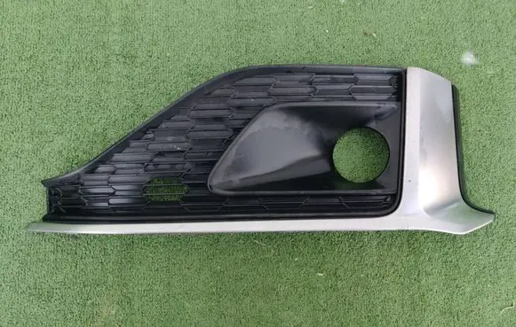 Audi A5 Front bumper lower grill 8W6807681S