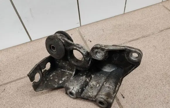 Audi Cabriolet B3 8G Gearbox mounting bracket 8A0399114B 8A0399114A