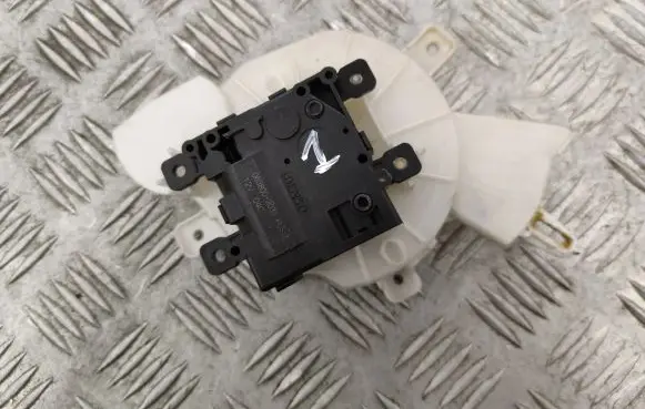 Lexus NX Intake manifold valve actuator/motor 0638002031
