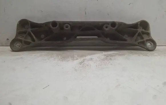 BMW 5 E39 Gearbox mounting bracket