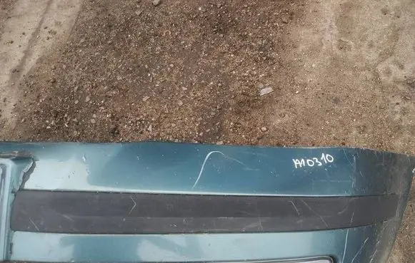 Front bumper splitter molding