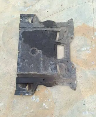 BMW 5 F10 F11 Engine splash shield/under tray 74850610