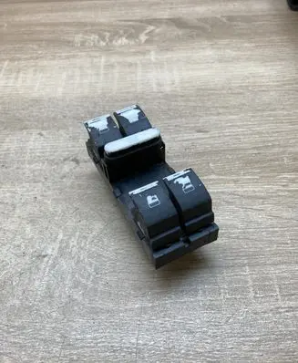 Volkswagen PASSAT B6 Electric window control switch 1K4959857