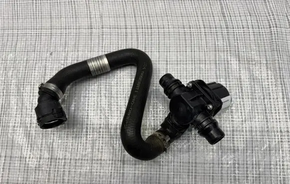 Maserati GranTurismo Water pump 6701798260