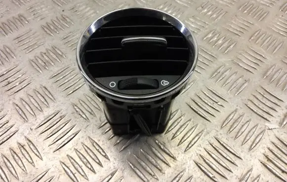 Peugeot RCZ Dash center air vent grill 305038
