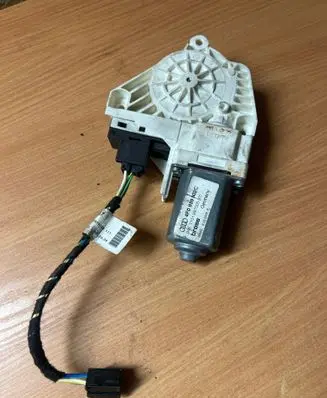 Audi A6 S6 C6 4F Rear door window regulator motor 4F0959802C 1101997000201