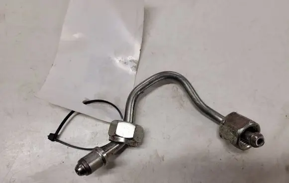 BMW X6 E71 Fuel injector supply line/pipe 