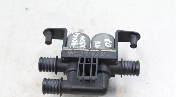 BMW X5M E70 Coolant heater control valve 6910544 64116910544