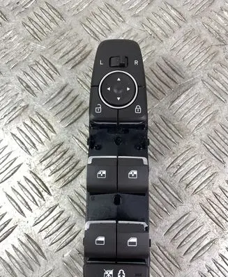 Hyundai Santa Fe Electric window control switch 93571S1130SST