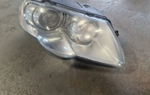 Volkswagen PASSAT B6 Headlight/headlamp 3C0941752G