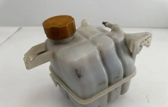 Chevrolet Captiva Coolant expansion tank/reservoir 96837936 96837836 95213455