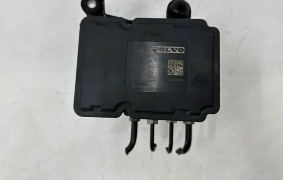 Volvo V70 ABS Pump 31261142
