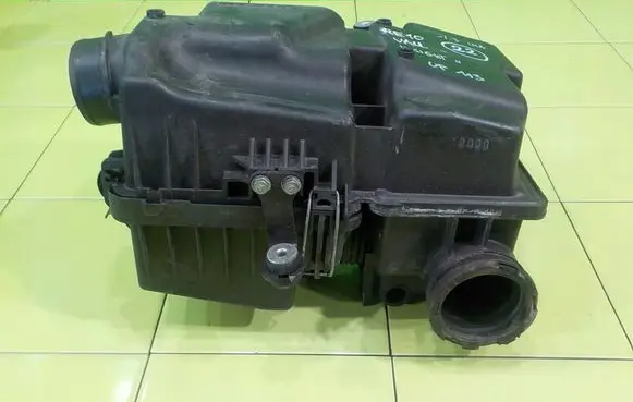 Honda Insight Air filter box UP113