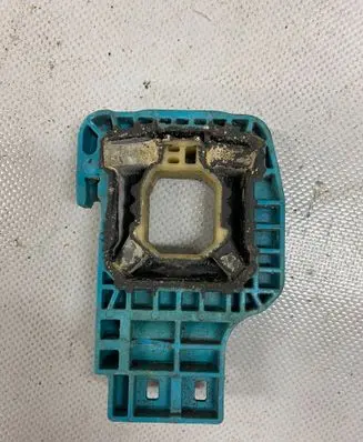 BMW 8 G15 Radiator mount bracket 8632140 8632142
