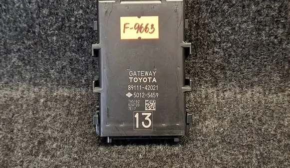 Toyota RAV 4 (XA40) Gateway control module 8911142021