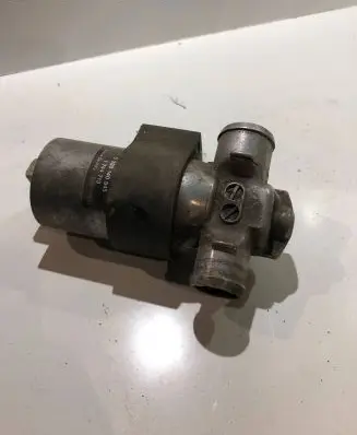 BMW 3 E46 Idle control valve (regulator) 1744713 0280140545
