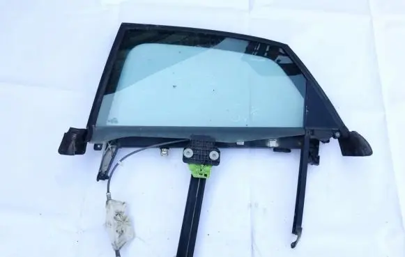 Audi A4 S4 B6 8E 8H Rear door window/glass frame 