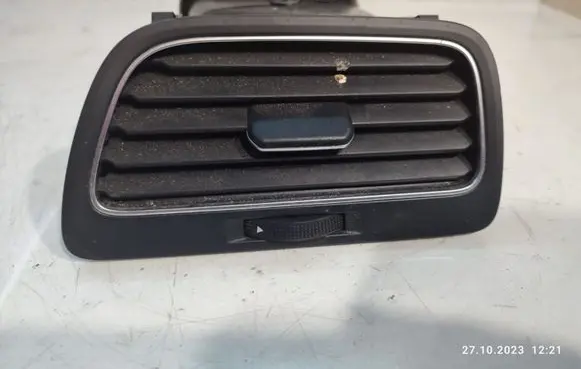 Volkswagen Golf VII Dashboard side air vent grill/cover trim 5G1819710B
